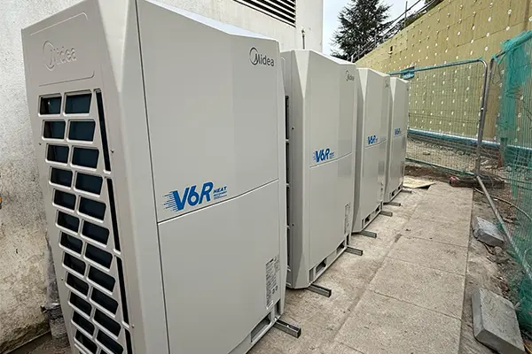 Air conditioning maintenance inspection