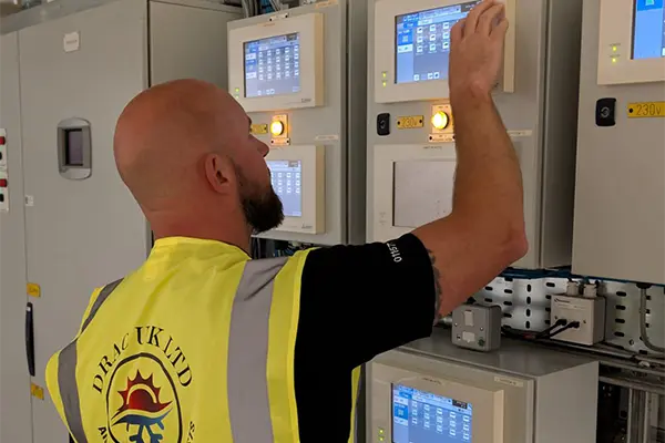 Air conditioning repair engineer